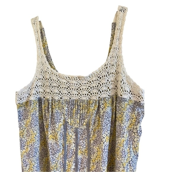 DECREE, SOFT & COMFORTABLE, FLORAL PEPLUM TANK TOP IN CREAM, YELLOW & GREY.SIZEL - Picture 2 of 5